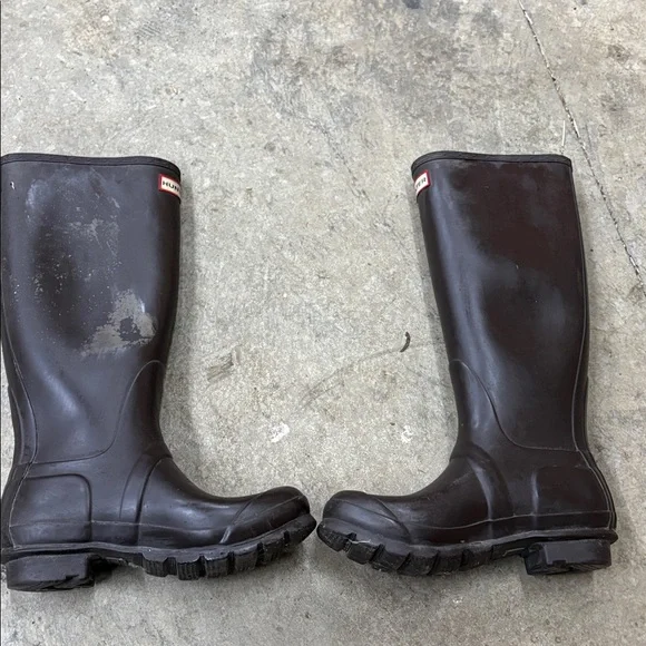 Hunter Dark Brown Tall Gloss Rain Boots - Picture 6 of 11
